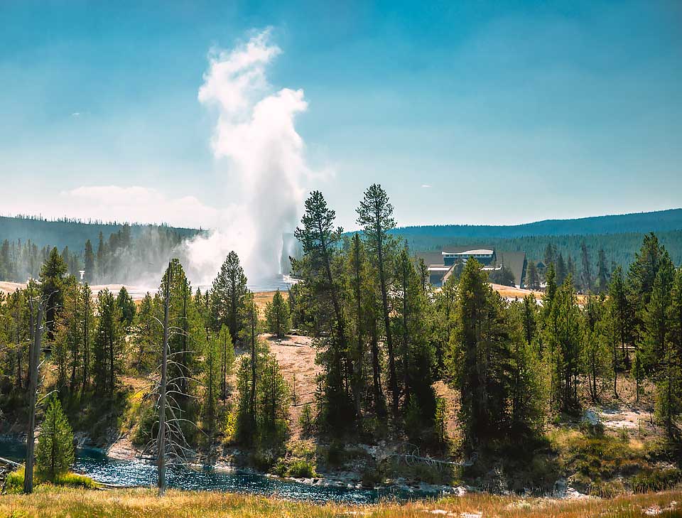 old faithful yellowstone 
